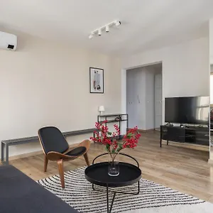 Metro Wilanowska With Apartament